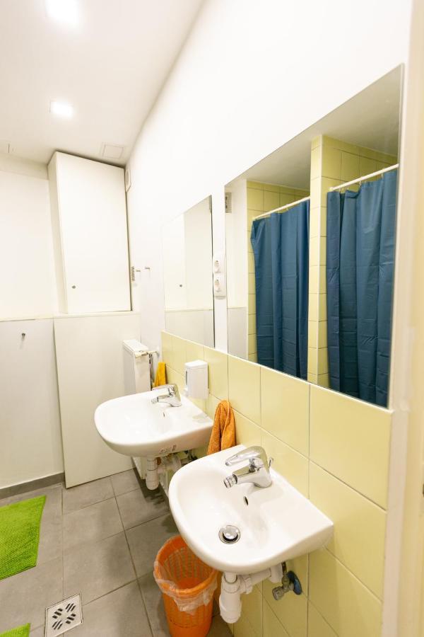 Spicy Hostel Βουδαπέστη Εξωτερικό φωτογραφία